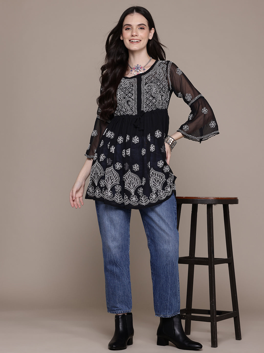 JASHAN'S CHOICE Chikankari Short Gown