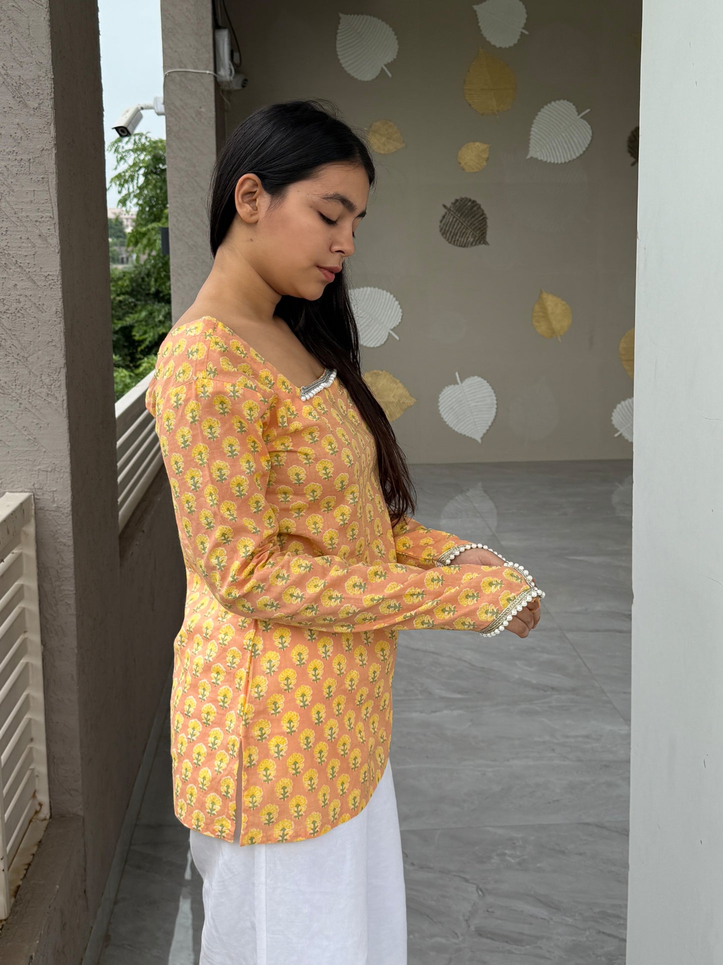 HATHPHOOL SHORT KURTI