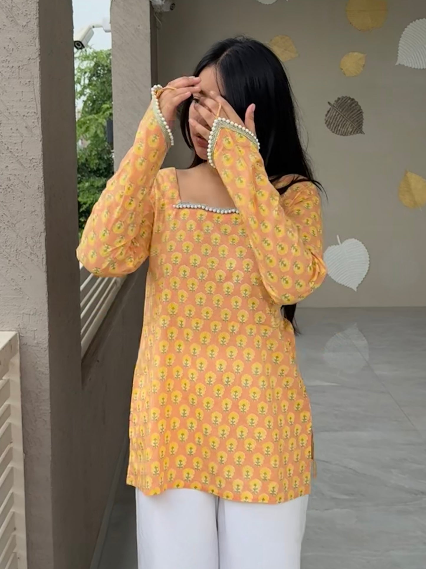 HATHPHOOL SHORT KURTI