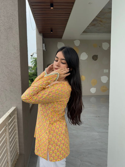 HATHPHOOL SHORT KURTI